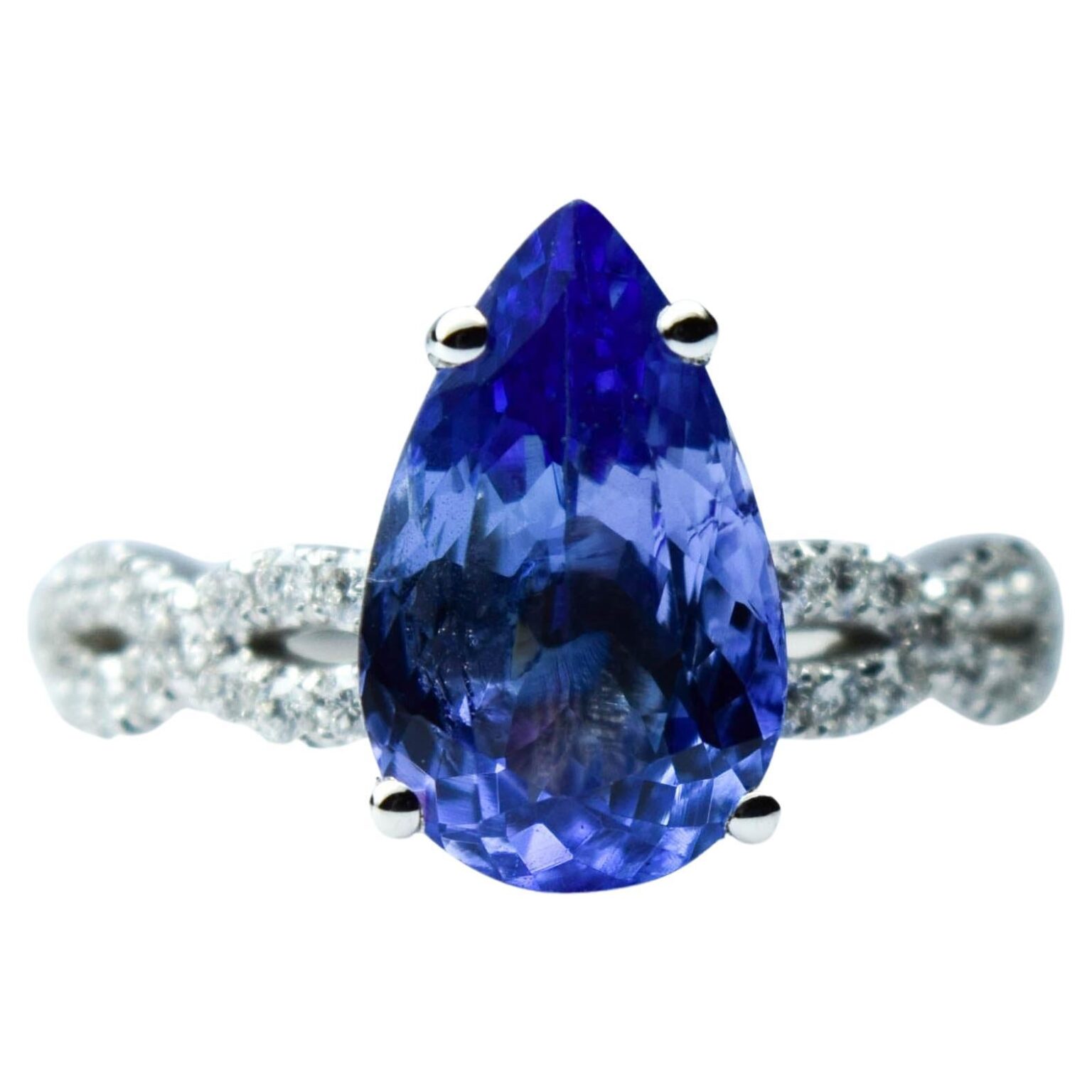 Discover Luxury and Style with a Tanzanite Ring Australia